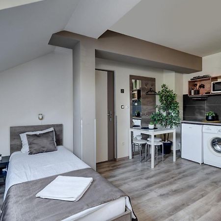 Familia Panzio & Apartmanhaz Gyor Luaran gambar