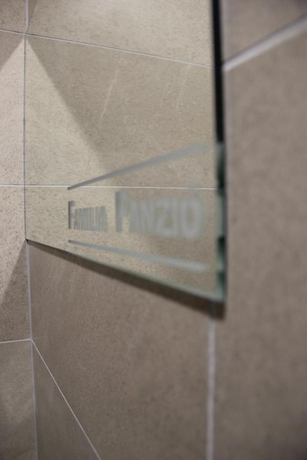 Familia Panzio & Apartmanhaz Gyor Luaran gambar