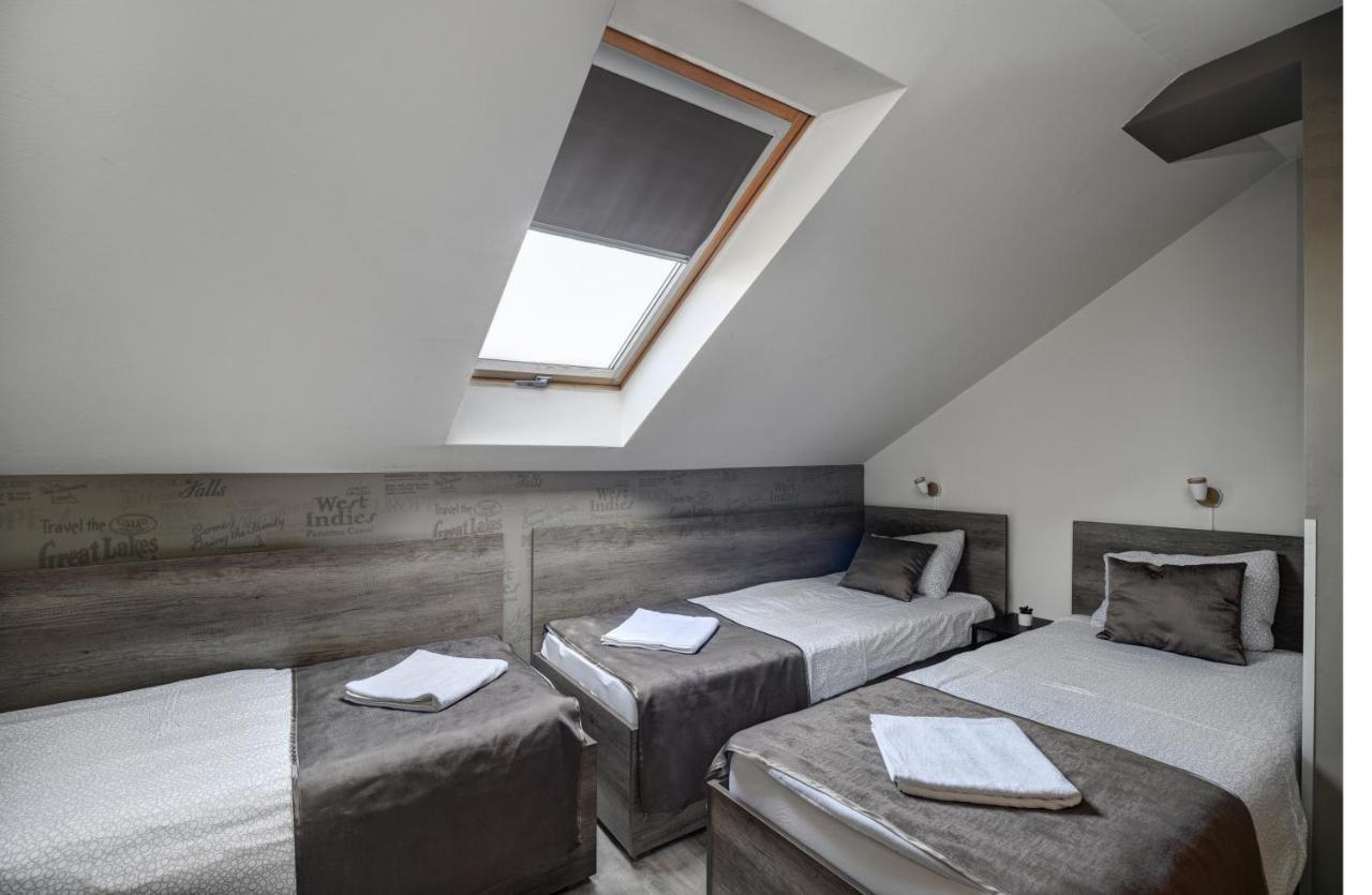 Familia Panzio & Apartmanhaz Gyor Luaran gambar